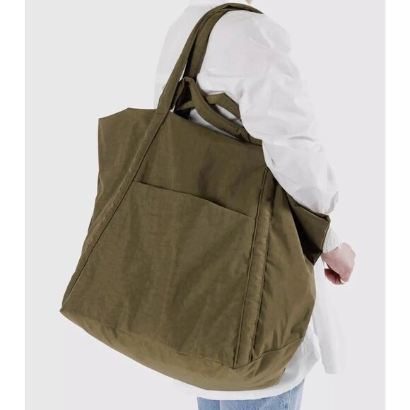 NWT Baggu Travel Cloud Bag - Seaweed - Picture 3 of 3